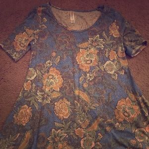 LuLaRoe Perfect T ❤️ worn once!